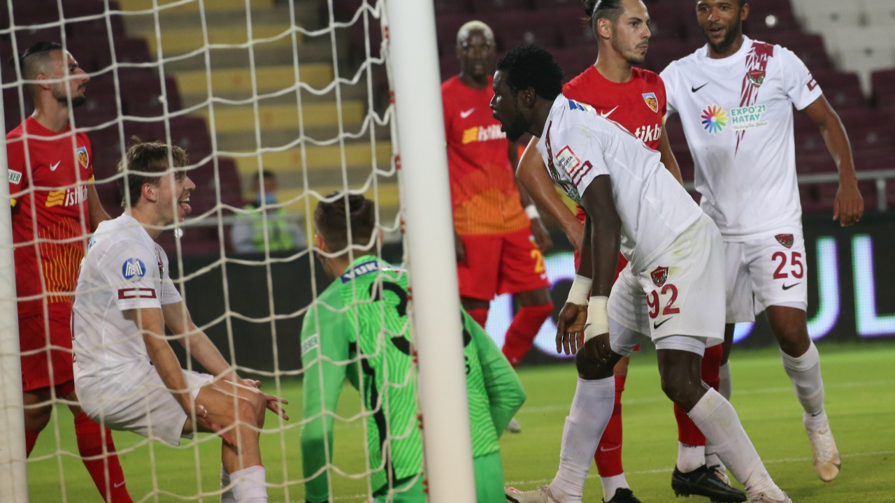 Hatayspor ilk yarısını 0-1 geride tamamladığı Kayserispor maçında 2-1 galip