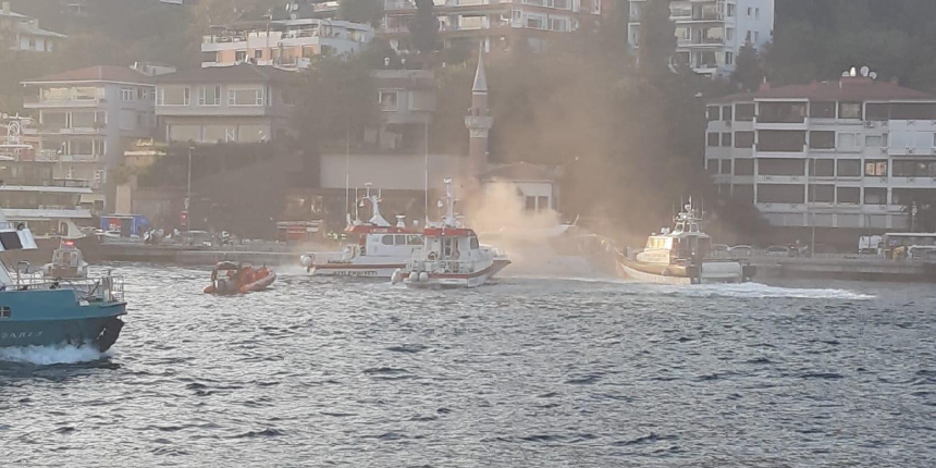 Bebek Sahili'nde yangın paniği! Lüks tekne alev aldı