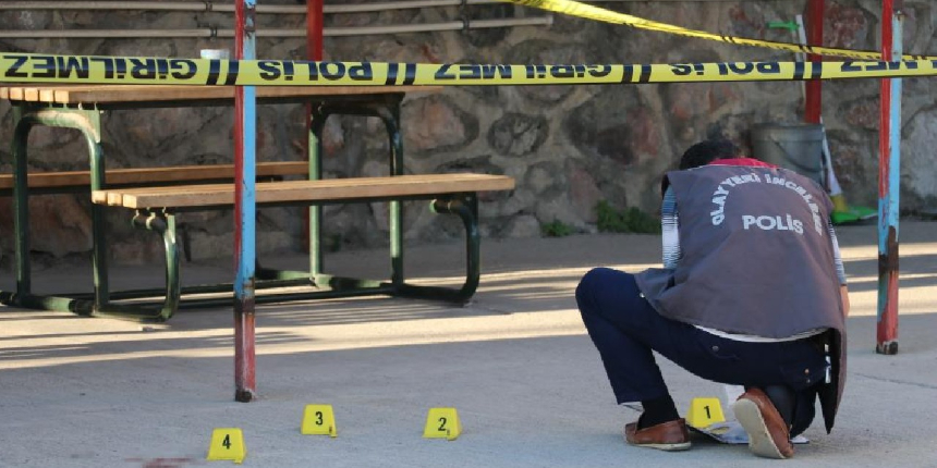 Babasının silahla yaraladığı husumetlisini 42 gün sonra da oğlu bıçakladı