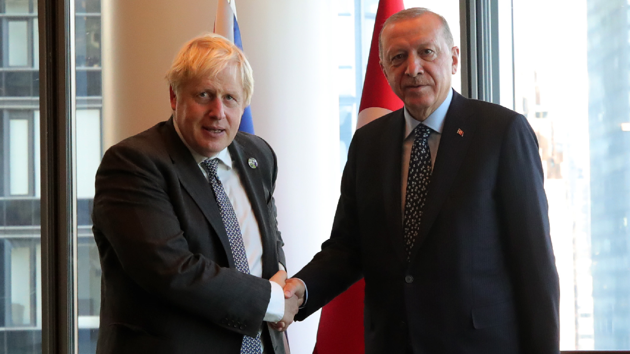 Cumhurbaşkanı Erdoğan, İngiltere Başbakanı Johnson ile görüştü