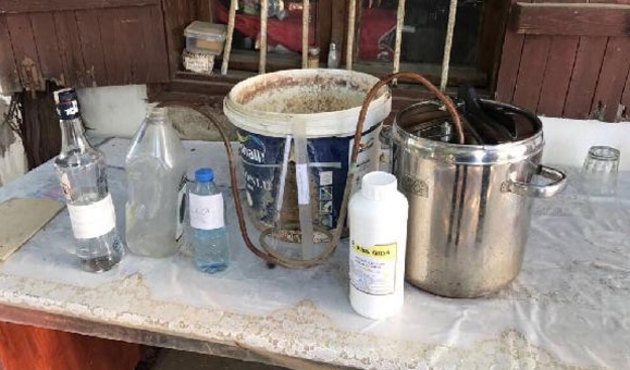 Kaçak içki öldürüyordu... İzmir'de 3 kişi hastaneye kaldırıldı