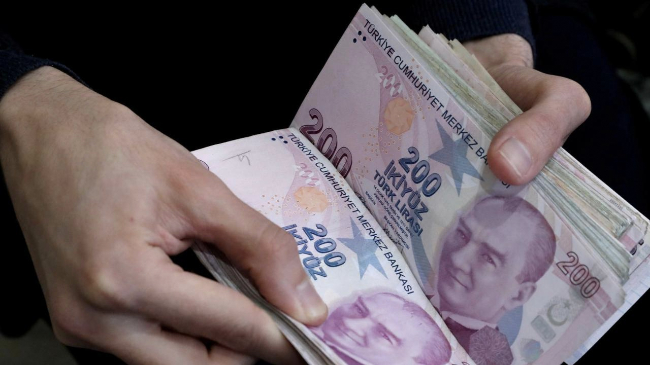 FETÖ'nün çözülmeyi önlemek için yaptığı para trafiği deşifre oldu: Tüm detaylar iddianamede