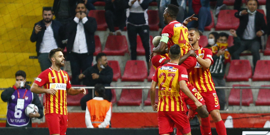 Galatasaray'a Kayseri'de şok! Kayserispor 1974'ten beri ilk kez kazandı hem de 3-0