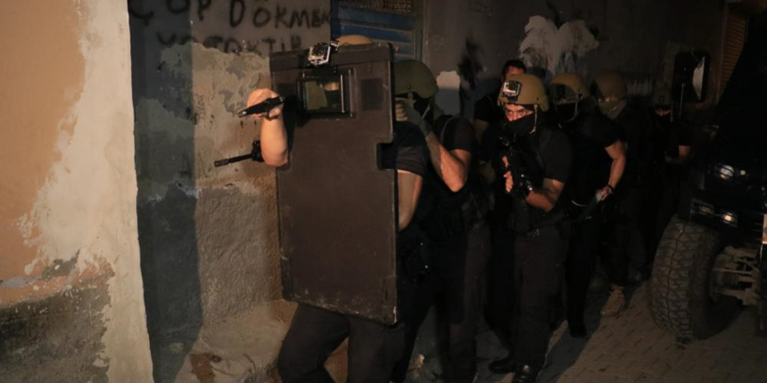 DEAŞ'a sabah baskını! Çok sayıda kişi gözaltına alındı