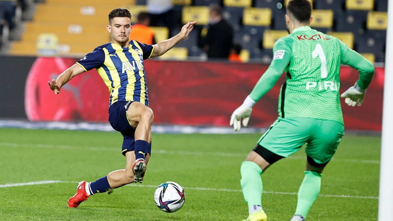 Fenerbahçe'den Giresunspor karşısında bir ilk... Goller Ferdi Kadıoğlu ve Mesut Özil'den