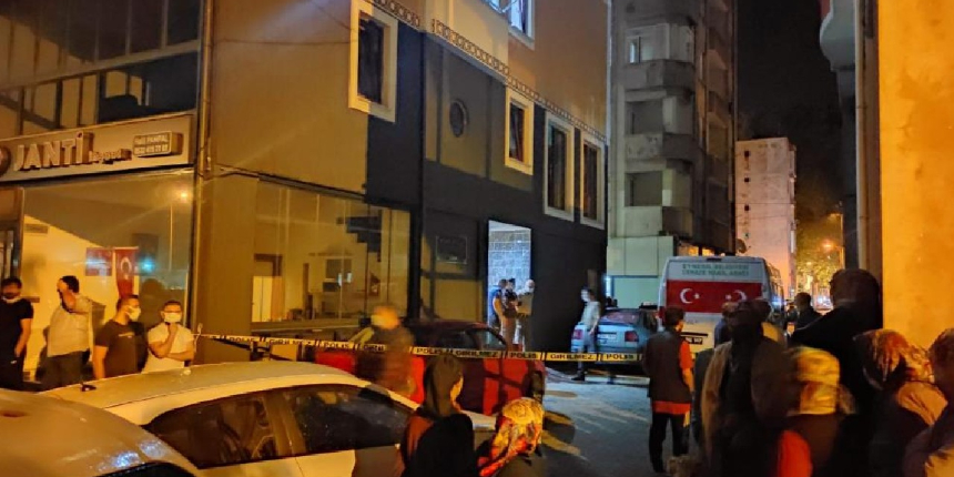 2 yıldır hasta olan eşini öldürüp intihar etti!