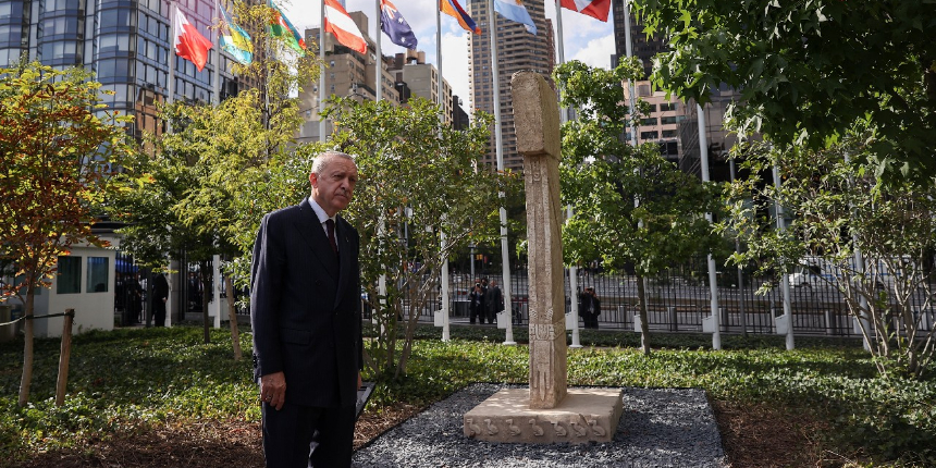 Cumhurbaşkanı Erdoğan, New York’ta Göbeklitepe Anıtı’nı gezdi