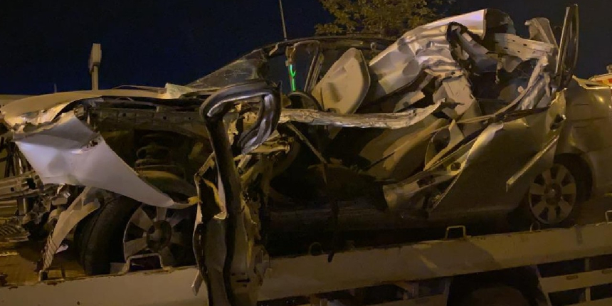 Sol şeritte arıza yapan kamyonete arkadan çarptı: 1 ölü