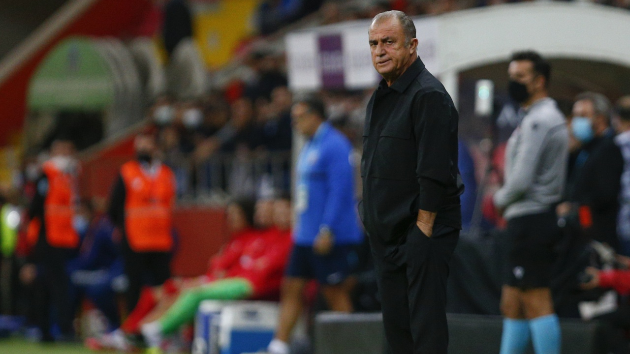 Fatih Terim: "Karamsarlığa gerek yok, takımımızın başındayız. Altından kalkmasını biliriz"