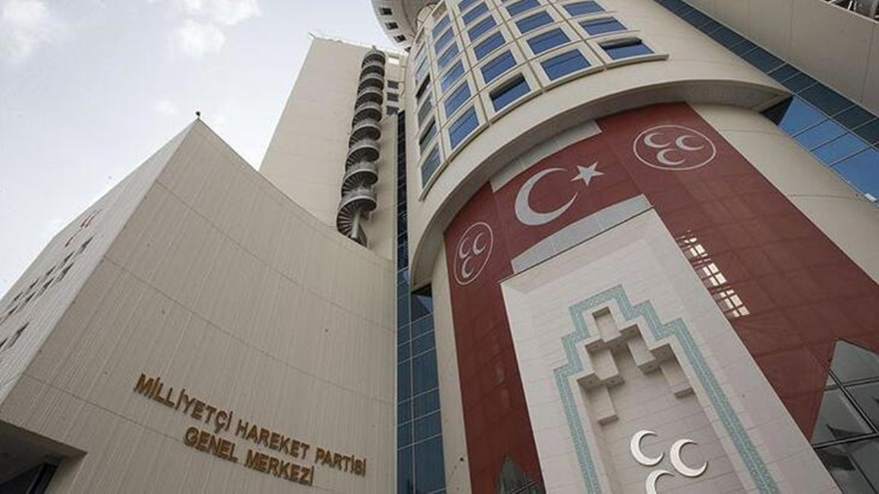 MHP'de 7 isim parti üyeliğinden çıkarıldı