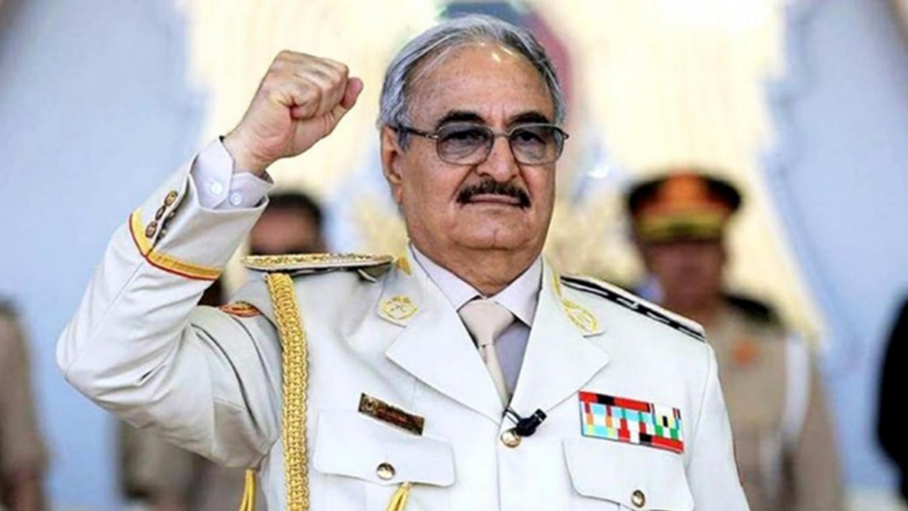 ABD vatandaşı Hafter üniformasını çıkardı: Seçimlerde aday olacak!