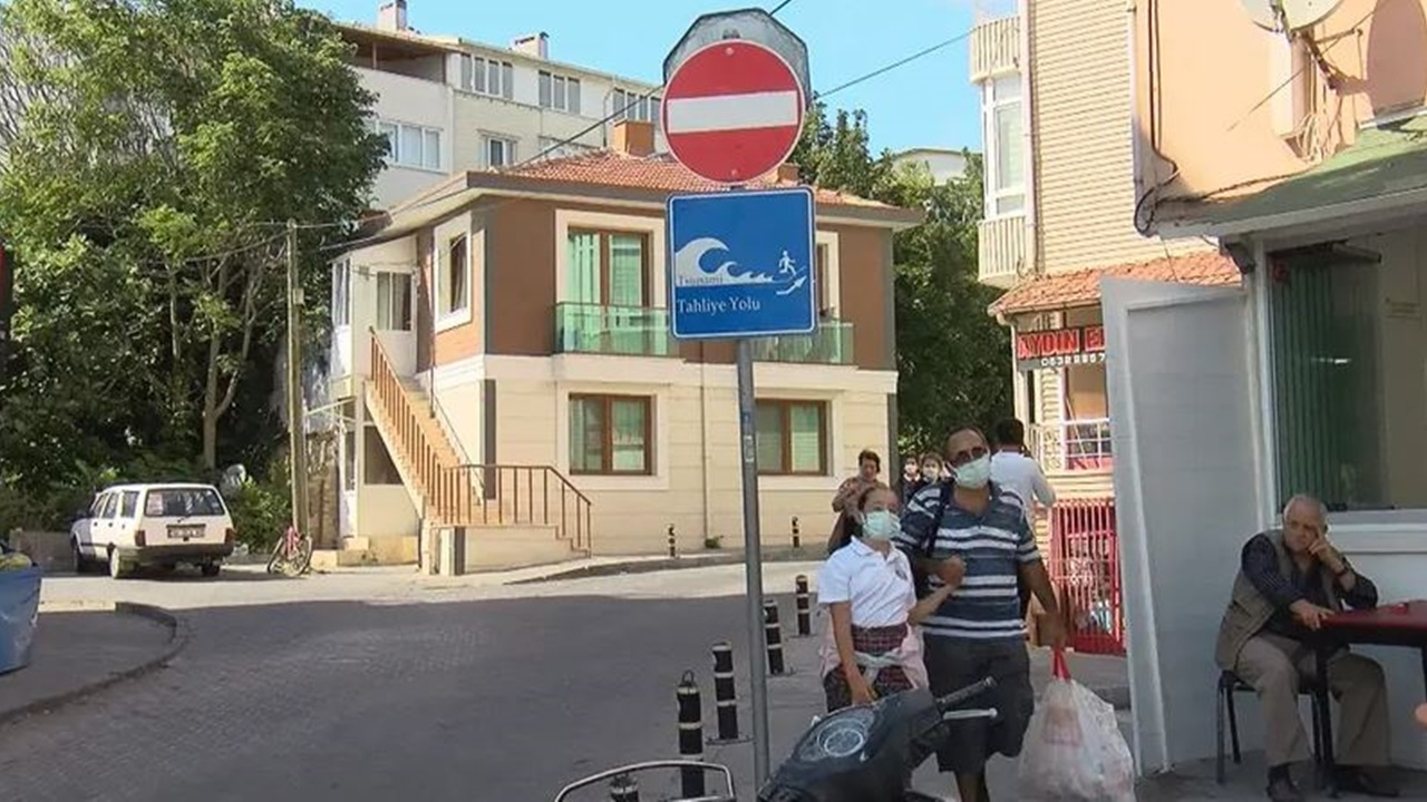 Prof. Dr. Oruç: Marmara Denizi'nde tsunami, insanları denize sürükleyebilir!