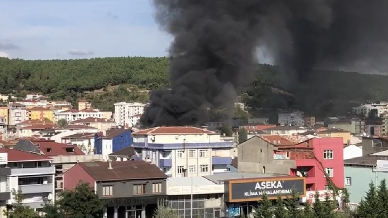 Sultanbeyli'de bir fabrikada yangın!