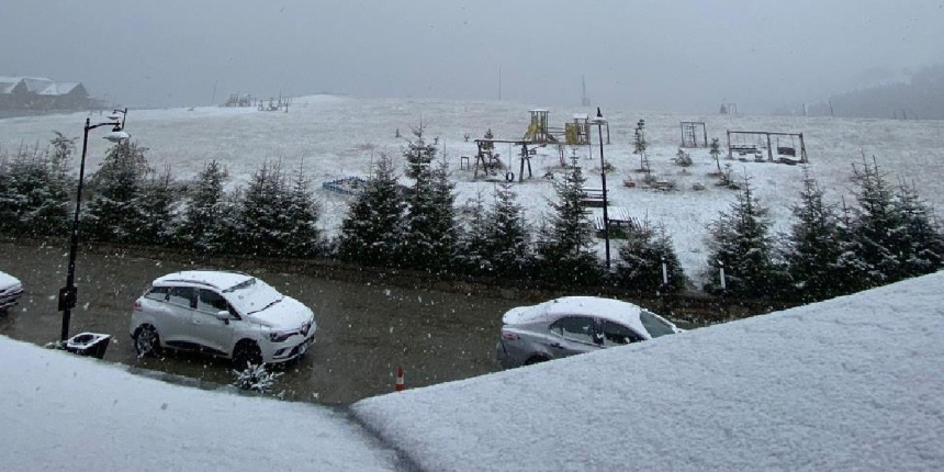 Giresun’da kar sürprizi! Yaylalar beyaza büründü