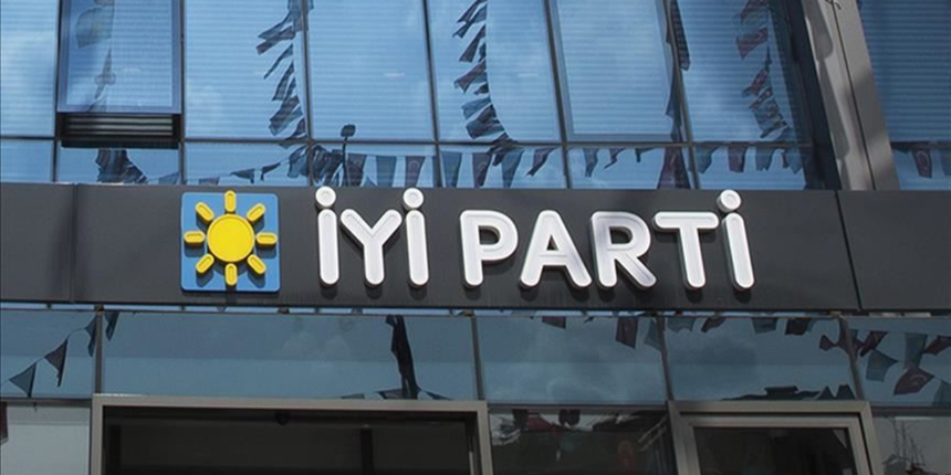 İYİ Parti Düzce ilçe başkanı ve 18 üye istifa etti