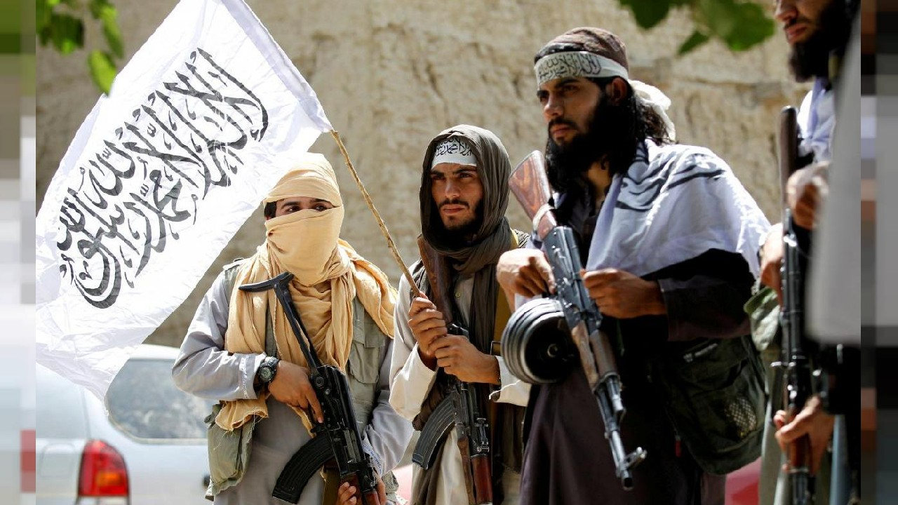 Taliban'dan bir yasak daha geldi: Berberler sakal traşı yapamayacak