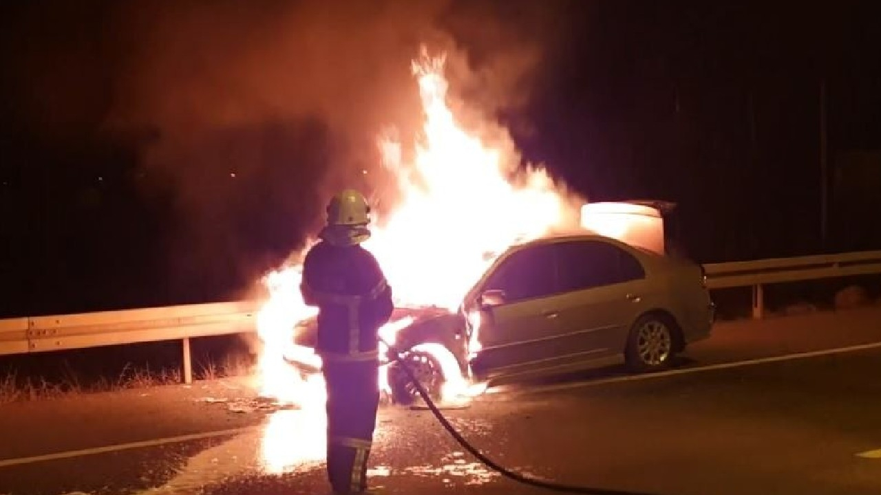 Seyir halindeyken alev aldı, bomba gibi patladı