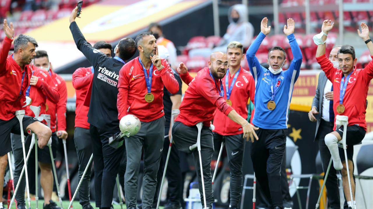 Ampute Futbol Milli Takımı Seyrantepe'de üçlü çektirdi