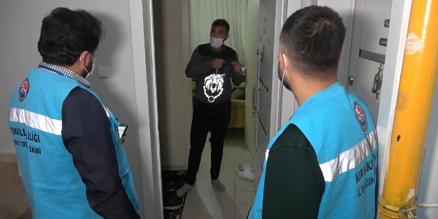 Covid pozitif genç apartta yakalandı, testlerin karıştığını iddia etti
