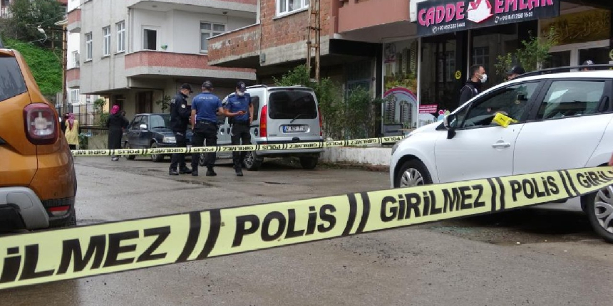 Kavgayı ayırmaya çalıştı, kurşunun hedefi oldu