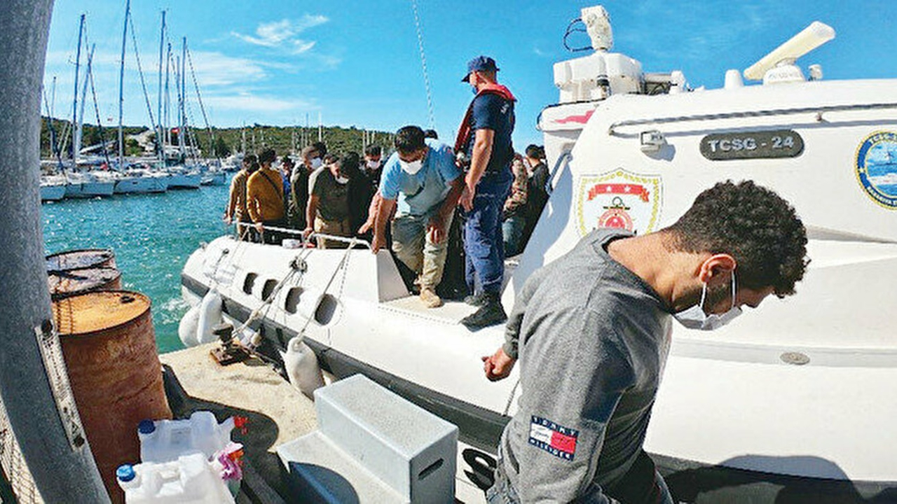 Ege'de Yunan zulmü bitmiyor! Göçmenleri çekiçle darp ettikten sonra boğdular!