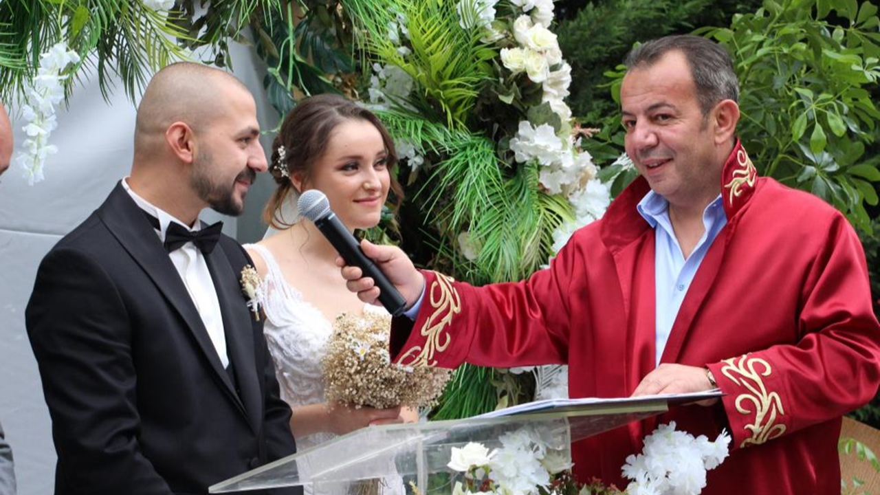 Bolu Belediye Başkanı Tanju Özcan'dan yeni evli çifte tavsiye