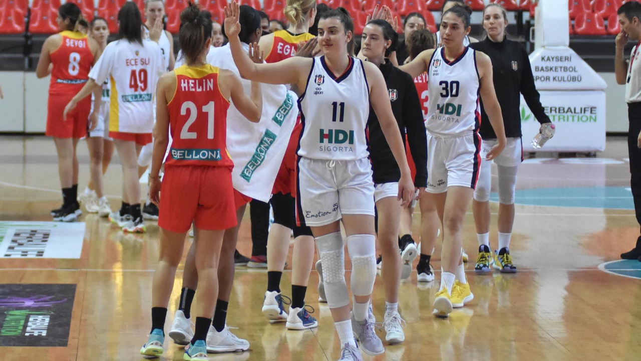 Beşiktaş HDI Sigorta'da 8 basketbolcu yedikleri yemekten zehirlendi