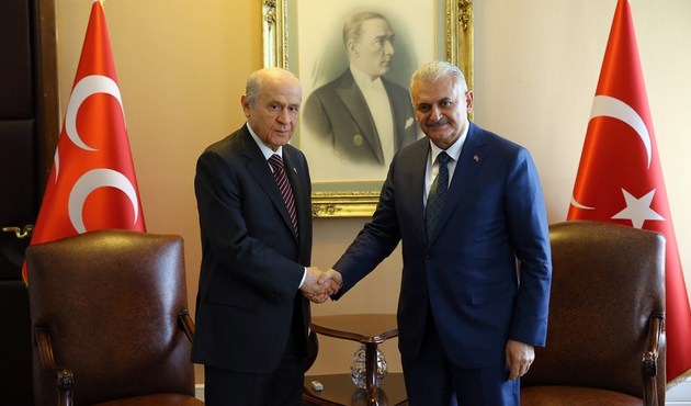 Başbakan Yıldırım ile Bahçeli'nin görüşmesi sona erdi!