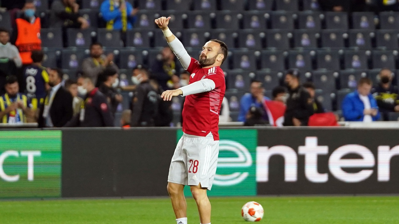 Mathieu Valbuena tribünlere çağrıldı... 37 yaşındaki Fransız 2 yıl sonra Kadıköy'de