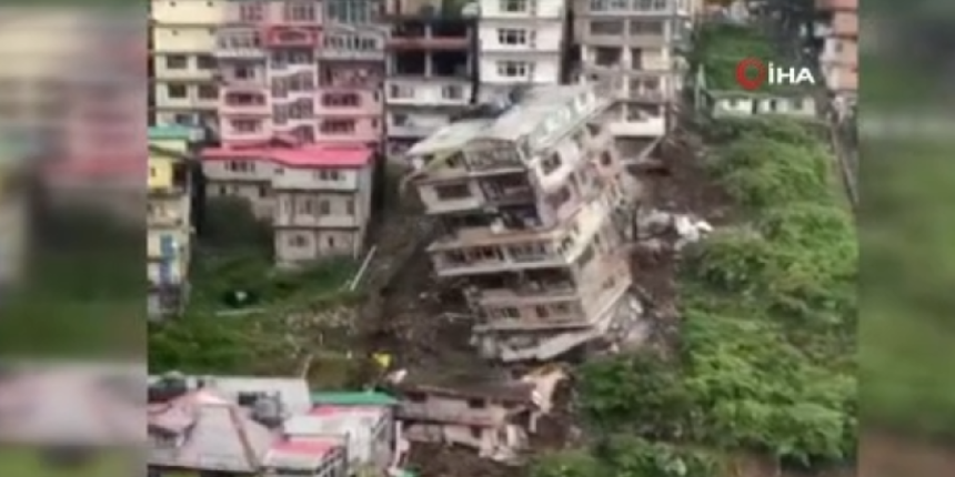 Heyelanda tüyler ürperten anlar! 8 katlı bina böyle yıkıldı