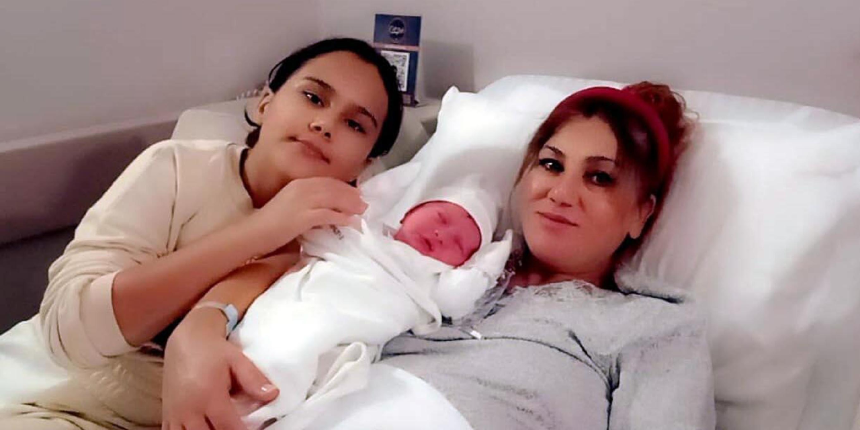 Doğum sancısı tutan kadının imdadına polisler yetişti! Sirenli yolculuk kamerada