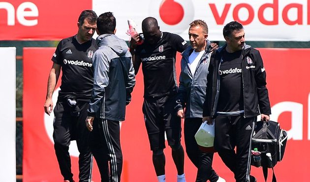 Beşiktaş’ta şok: Aboubakar sakatlandı!
