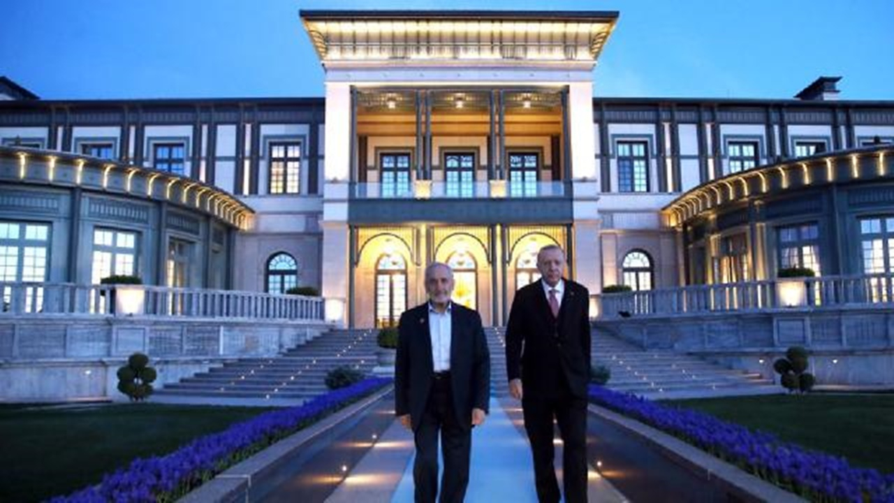AK Parti'den Oğuzhan Asiltürk'ün vefatının ardından ilk açıklama: Büyük üzüntü duyduk