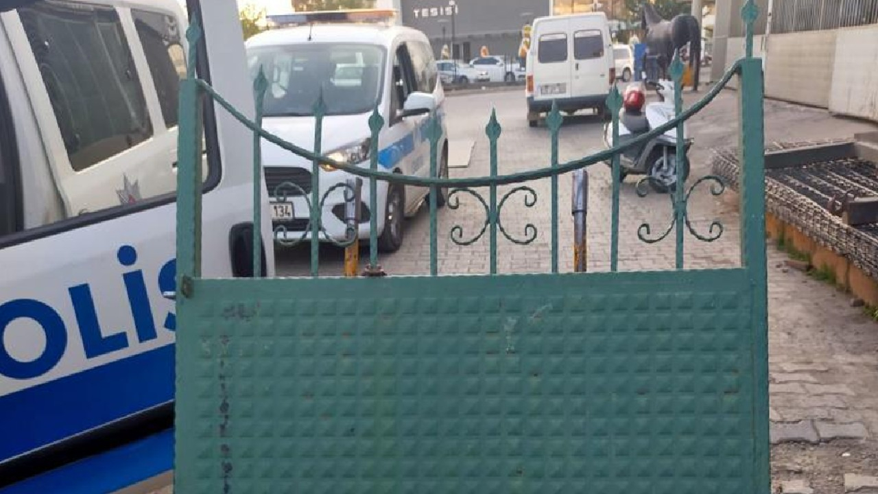Mezarlığın kapısını çaldılar, satmak isterken suçüstü yakalandılar