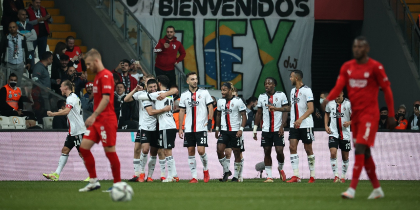 Beşiktaş 8. haftada Sivasspor'u Güven Yalçın'ın şahane golleriyle mağlup etti