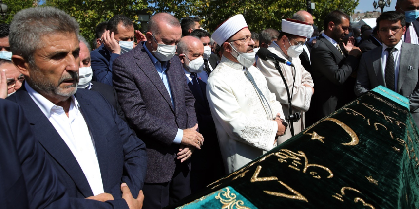 Cumhurbaşkanı Erdoğan: Bu ülkeye çok büyük emekleri oldu