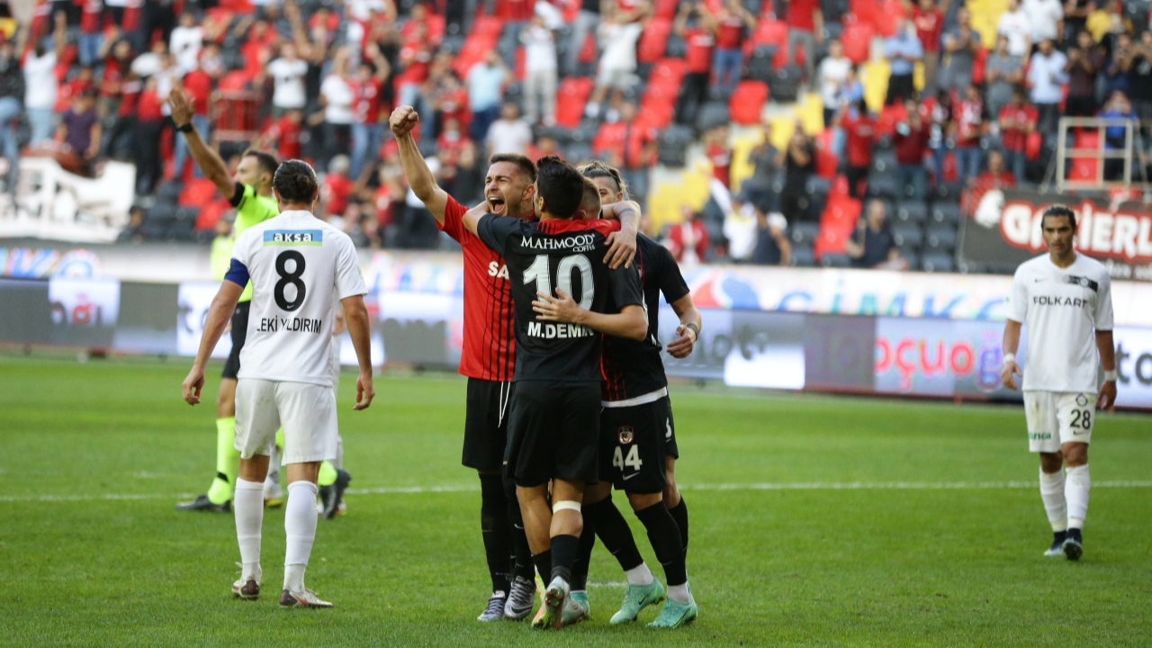 Gaziantep FK'dan Altay'a 9 dakikada 3 gol!