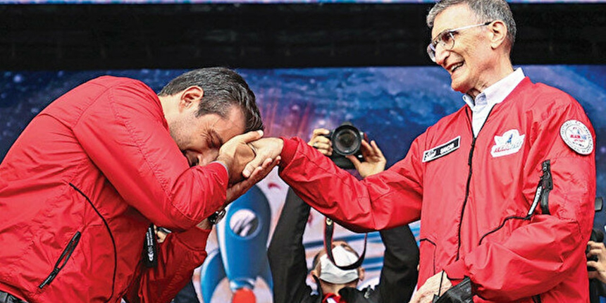 Selçuk Bayraktar, Aziz Sancar ile sahnede yaşadığı anları anlattı