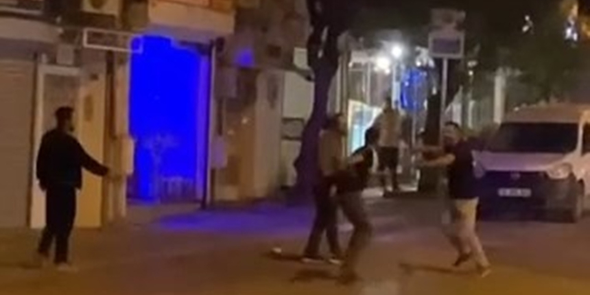 Bursa'da spatulalı kavga! Saniye saniye kamerada...