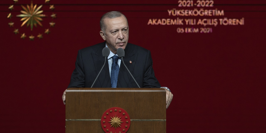 Erdoğan: Rektörünüzün olduğu aracın üzerine çıkıp tepiniyorsunuz! Bize böyle öğrenciler gerekmez!