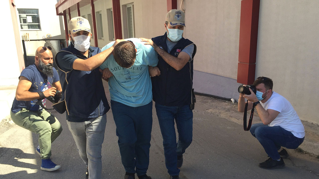 Polis ekipleri suç üstü yakaladı: 5. defa 4 ayrı noktada orman yangını çıkarmaya çalışıyordu