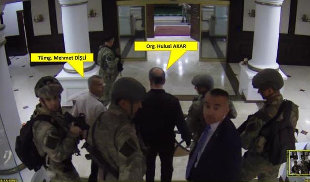 FETÖ'cüler önce Orgeneral Akar'ı sonra belgeleri çıkardılar!