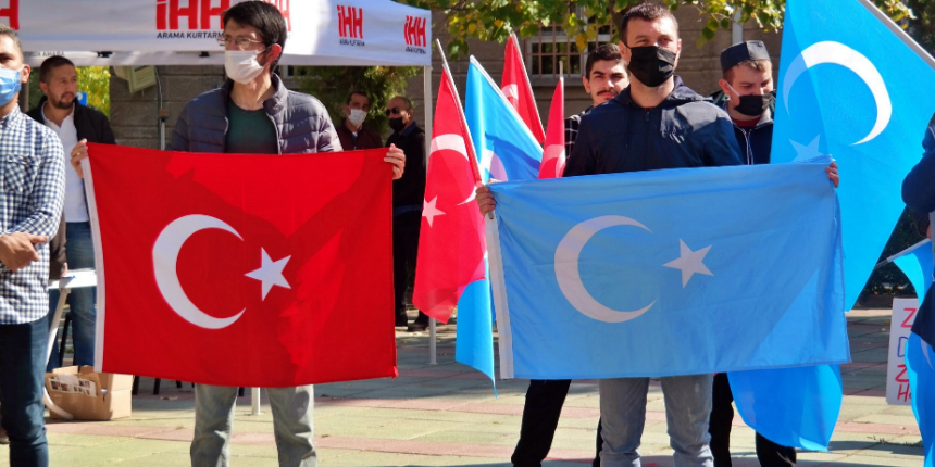Doğu Türkistan'lı Çin mağdurları Eskişehir'e geldi!