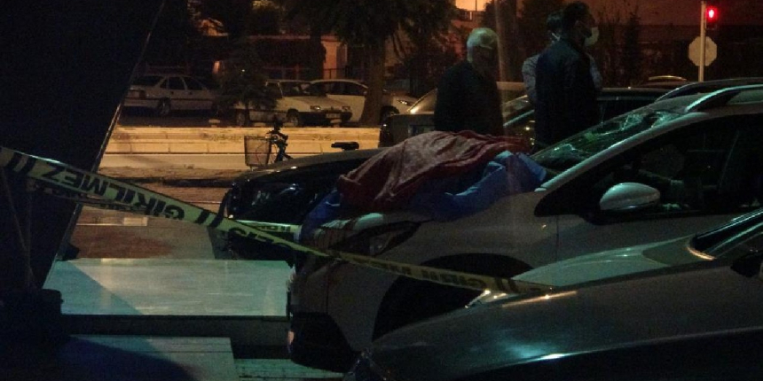 14. kattan otomobilin üzerine düşen genç hayatını kaybetti