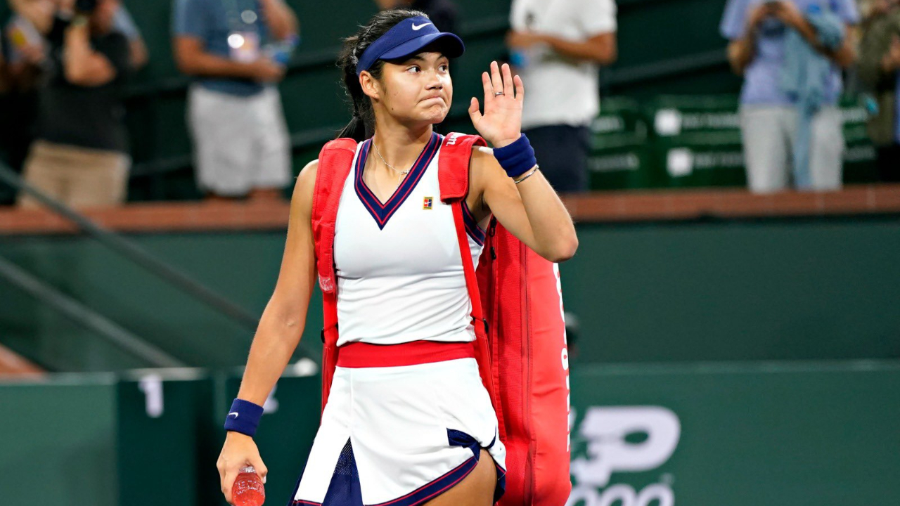 Amerika Açık şampiyonu Emma Raducanu, Indian Wells'e ilk turda veda etti