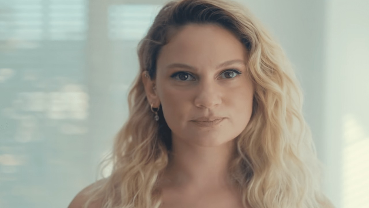 Farah Zeynep Abdullah ile dalga geçtiler! Reklam yüzü olduğu markayı kullanmadığı ortaya çıktı!