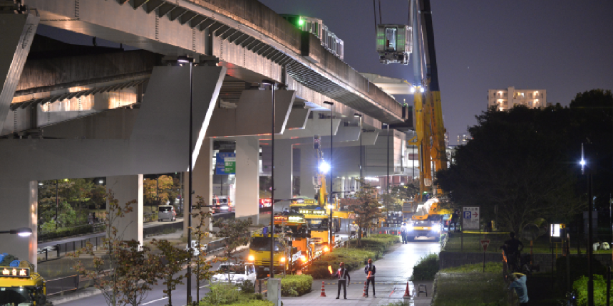 5.9'luk deprem treni raydan çıkardı