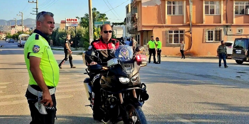 Trafik kazasını izlemeye gelenler kavgaya tutuştu!
