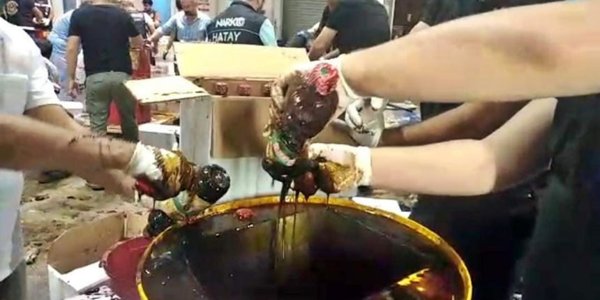 Nar ekşisi şişelerinden 200 kg uyuşturucu çıktı!