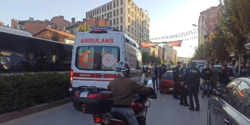Sokak ortasında silahlı kavga!
